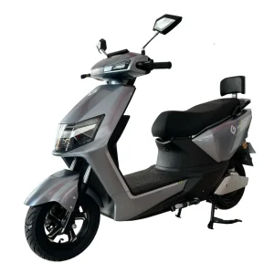 Scooter eléctrico GreenLine F4 en color gris – Vehículo eléctrico urbano elegante en Pucallpa e Iquitos