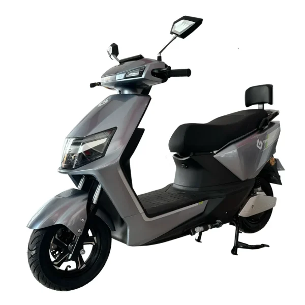 Scooter eléctrico GreenLine F4 en color gris – Vehículo eléctrico urbano elegante en Pucallpa e Iquitos
