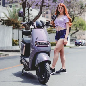 Moto eléctrica GreenLine PIONERO color violeta en Pucallpa e Iquitos